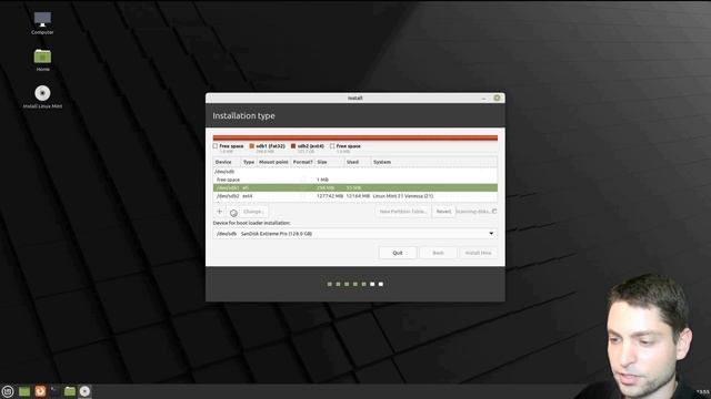 Linux Tips - Install Linux Mint 21 Vanessa on a USB Drive (2022) смотреть онлайн