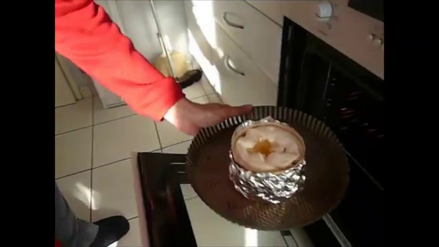 Как сервировать французский сыр Монт'д Ор.