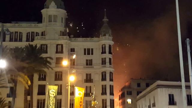 Сжигание фигур в Аликанте в праздник Fogueres 2016- Fiestas de Hogueras Alicante смотреть онлайн