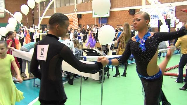 В Ярославле прошел XII турнир по спортивным бальным танцам смотреть онлайн