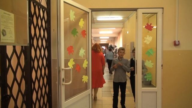 День Учителя 2020 (живой коридор и поздравления учителей) смотреть онлайн