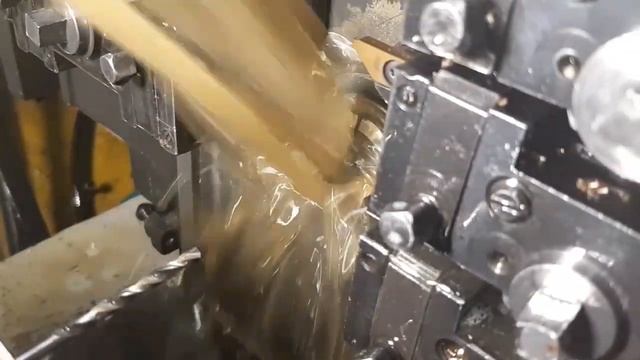 Изготавливаю стальные втулки диаметром 10 на станке с ЧПУ ла155ф30 смотреть онлайн