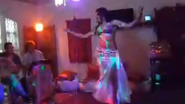 Vivi Nahid Improvisa no Zainab Café - 04Maio2013 смотреть онлайн