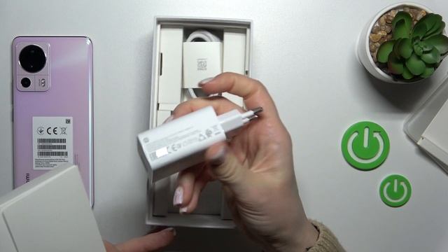 Does the Xiaomi 13 Lite come with a Charger included? смотреть онлайн
