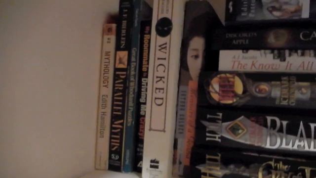 Bookshelf Tour Part 2: The Rest of My Collection смотреть онлайн