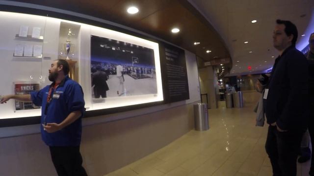 BEHIND THE SCENES - Walking inside the MADISON SQUARE GARDEN ALL ACCESS TOUR // NEW YORK / MANHATTA смотреть онлайн