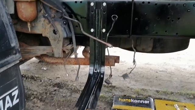 Устанавливаем крепление бака смотреть онлайн