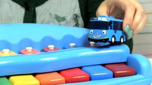 Песенка Тайо – учим мелодию и слова. Маленький автобус Тайо поет песенку с Кэти