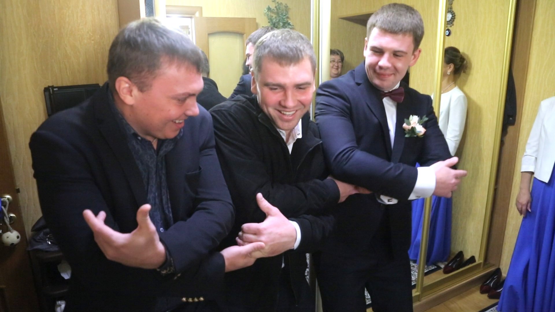 Пройдёшь испытания отдадим невесту, процесс выкупа на свадьбе смотреть онлайн