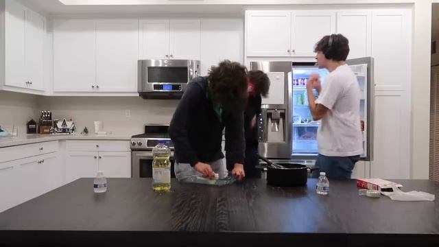 Deaf, Mute, and Blind Baking part 2 смотреть онлайн