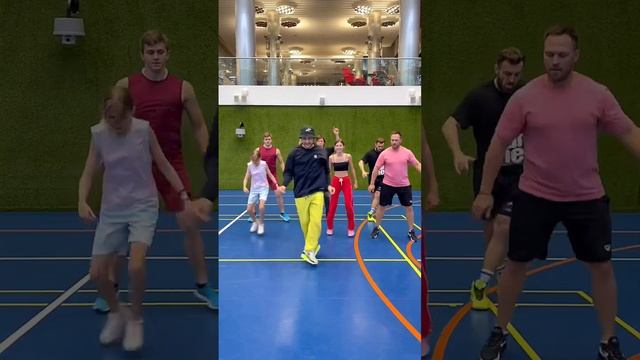 Shuffle Dance Tutorial 2022? Учимся танцевать Шаффл с нуля, с нами Алексей Столяров смотреть онлайн
