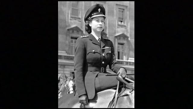 На 100м году умер муж королевы № 2648 смотреть онлайн