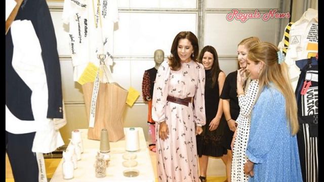 Crown Princess Mary Attended Future of Fashion Show | Royals News смотреть онлайн