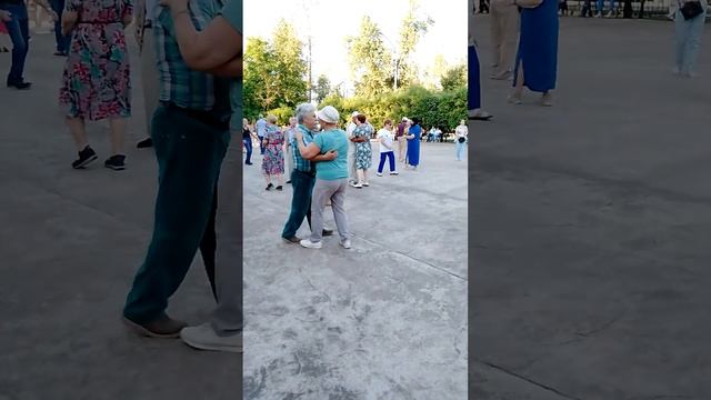 танцы кому заа! Саранск. парк Пушкина. 5 августа 2023 год смотреть онлайн