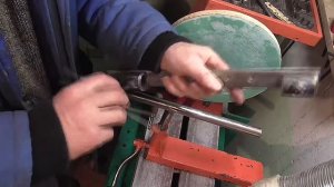 Проще и удобнее не придумаешь!!  Поворотный столик для шлифовального диска.