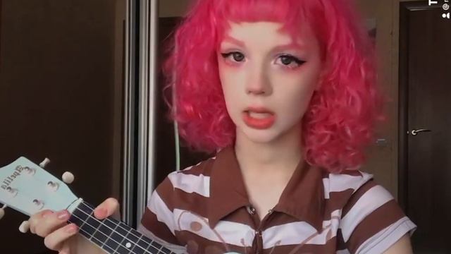 Арина играет на Укулеле 🎸 смотреть онлайн