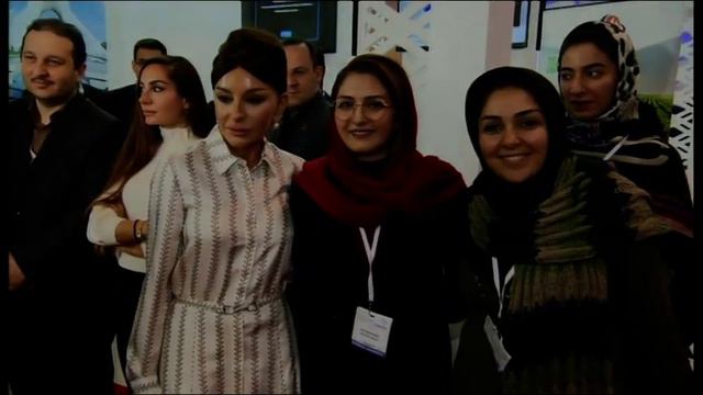 Президент Ильхам Алиев и первая леди Мехрибан Алиева ознакомились с выставкой «Bakutel-2019» смотреть онлайн