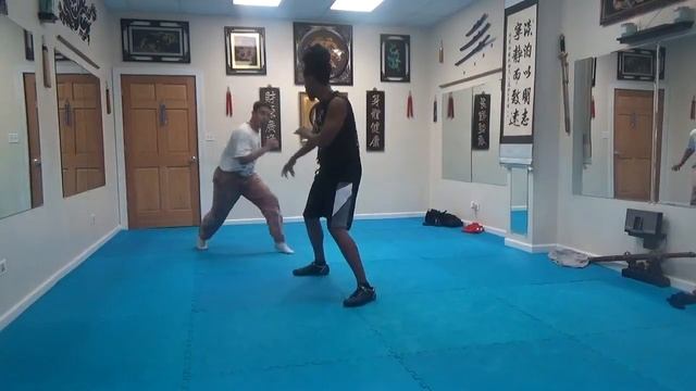 Safe Sparring - Chaaze vs. Capoeira Student - Light Contact - April 19 2017 смотреть онлайн