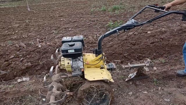 мотоблок с плугом смотреть онлайн