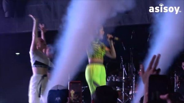 SOFIA REYES "MUEVELO" / FOOD TRUCK FEST 2019