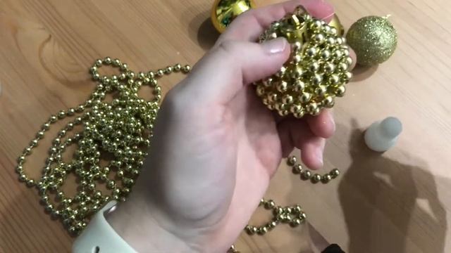 DIY Декор елочного шара бусами смотреть онлайн