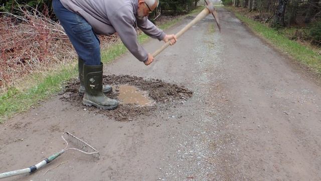 How to fix Potholes in gravel driveway For Free! смотреть онлайн
