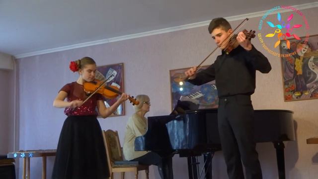 Дуэт скрипачей Сасковец Варвара Насекайло Арсений, 13-14 лет "Дивертисмент" Игорь Фролов смотреть онлайн