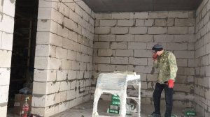 Грунтовка стен перед штукатуркой