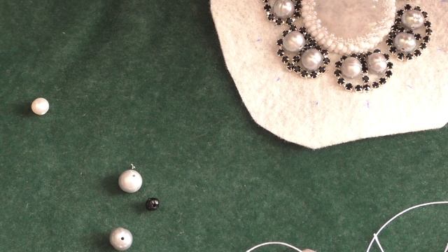 Вышивка классической броши камнями и бисером. Мастер класс смотреть онлайн