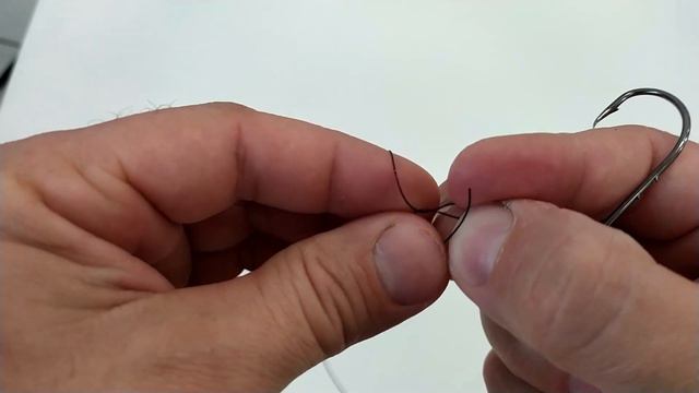ПРОСТОЙ СПОСОБ ПРИВЯЗАТЬ КРЮЧОК РЫБОЛОВНЫЙ смотреть онлайн