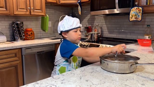 The Perfect Comfort Food: Meatballs Spaghetti with Nikita and Vera смотреть онлайн