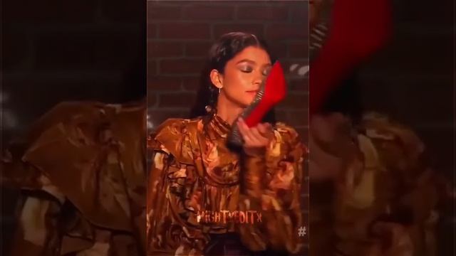 Чем пахнут ноги Зендаи? #short #subscribe смотреть онлайн