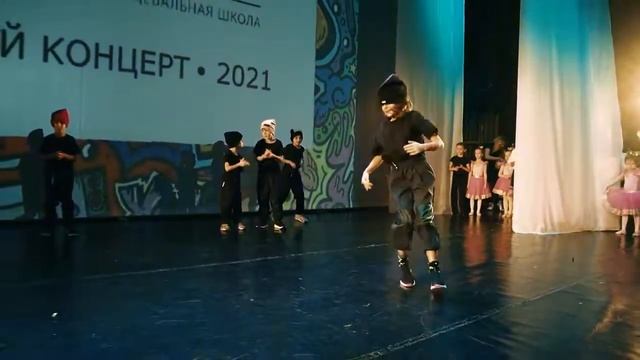 Направление брейк-данс. Смешанная возрастная группа. Современные танцы для детей. смотреть онлайн