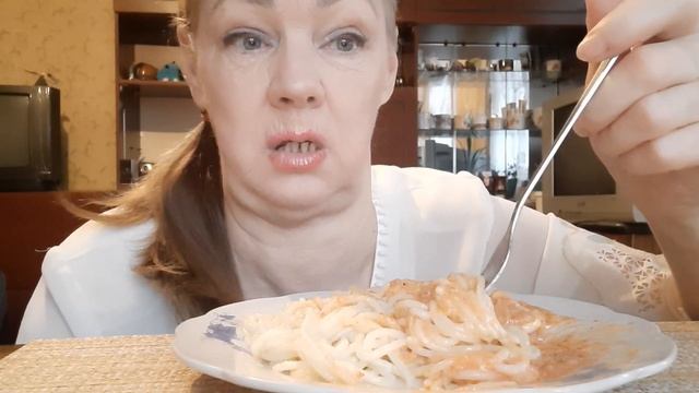 #Мукбанг Russia #food #Бефстроганов из курицы #макароны ??? смотреть онлайн