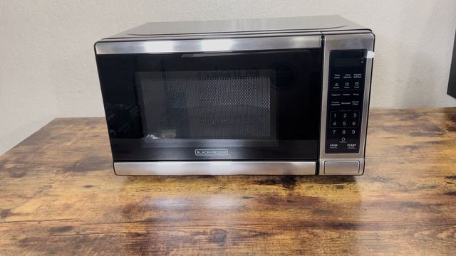 Microwave Oven Unboxing - Black+Decker EM720CB7 смотреть онлайн