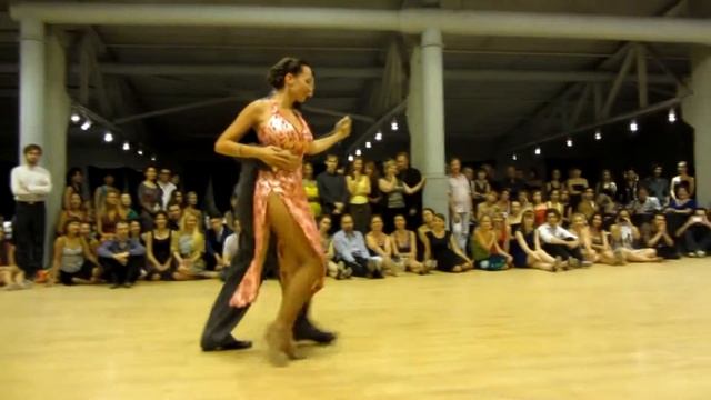 Diego El Pajaro Riemer y Natalia Cristobal Rive - Milonga de la Puteada - MNF 2014 смотреть онлайн