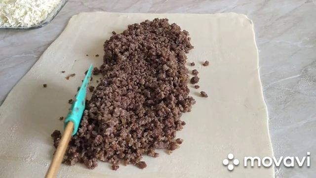 Мясные слоеные пироги