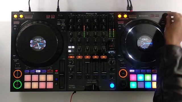 Best of Dimitri Vegas and Like Mike | Live Mix on Pioneer DDJ-1000 смотреть онлайн