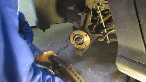 Замена тормозных дисков и колодок Пежо 308, 408