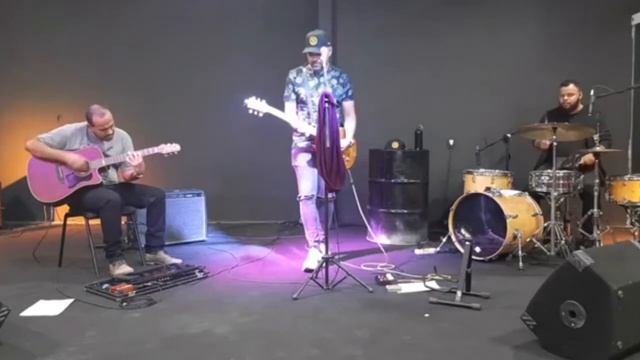 BOSS GT100 + VIOLÃO EM LINHA - Live - Acústico com a Banda Vhersus смотреть онлайн