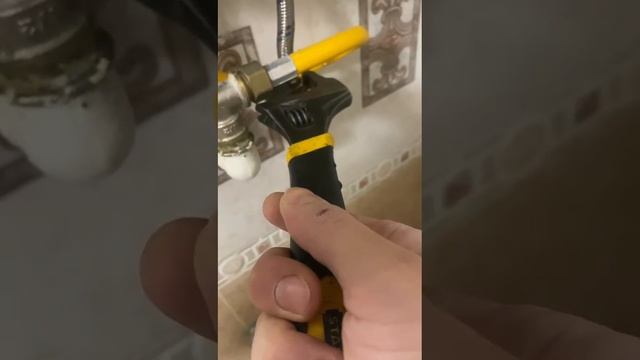 ТЕПЕРЬ И ПРОВЕРЯТЬ НЕ НАДО ЧТО ГАЗОПРОВОД ПОД ТОКОМ!!! смотреть онлайн