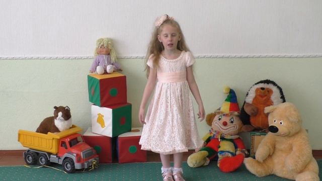 Дарья Лобанова читает стихотворение Агнии Барто "Помощница" смотреть онлайн