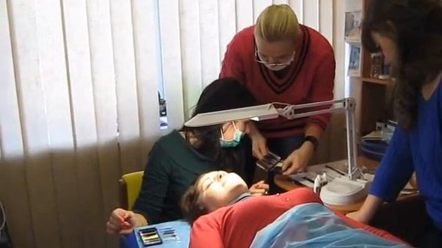 Занятие по курсу наращивание ресниц в УЦ Индустрия красоты смотреть онлайн