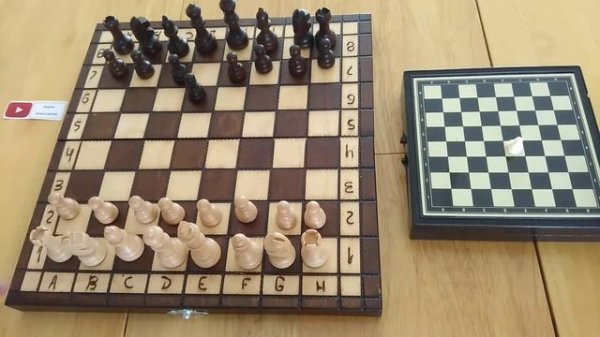 Alice Chess.  Chess variant selection.  Abstract strategy board game. * Amass Games *