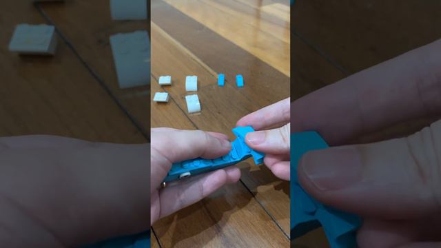 Cute blue dolphin. Using Lego 10698 Classic only. Suitable for kids #lego10698 #legomoc смотреть онлайн