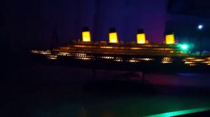 Модель "Титаника" с мерцающей подсветкой