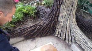 Как и чем покрасить дерево,элементы ковки и заклепки из арт бетона.