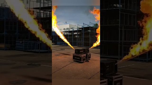 Игрушка для пироманов ??? bayoun.ru #файершоу #огонь #пироман смотреть онлайн