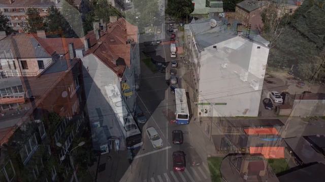 Riga Latvija Sarkandaugava Всеми любимая пробка на переезде DJI Mavic mini смотреть онлайн