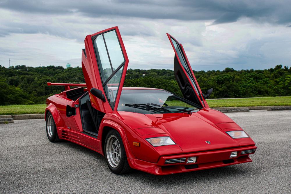 Lamborghini Countach. смотреть онлайн